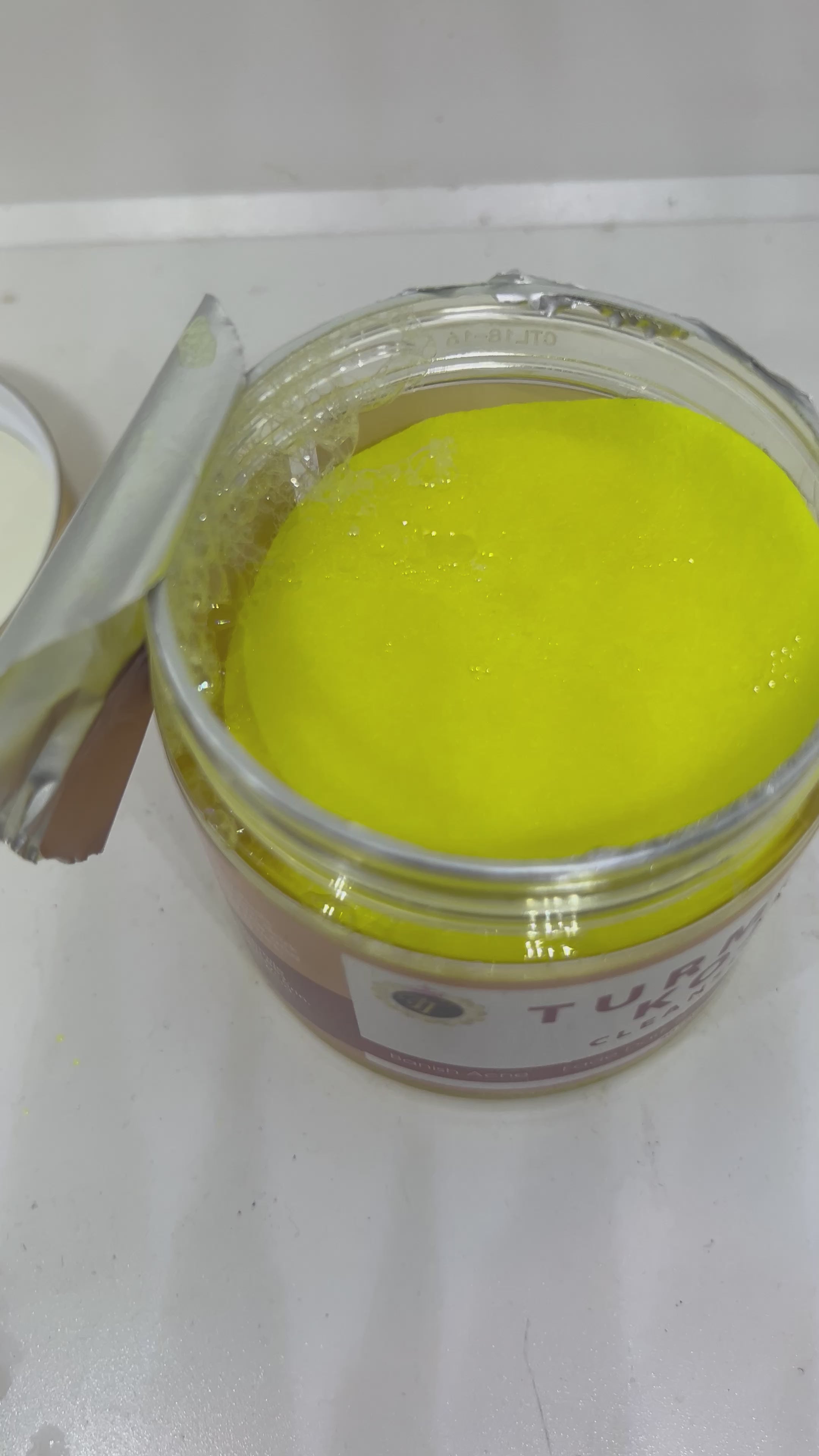 Turmeric Kojic Acid Exfoliating Cleansing Pads